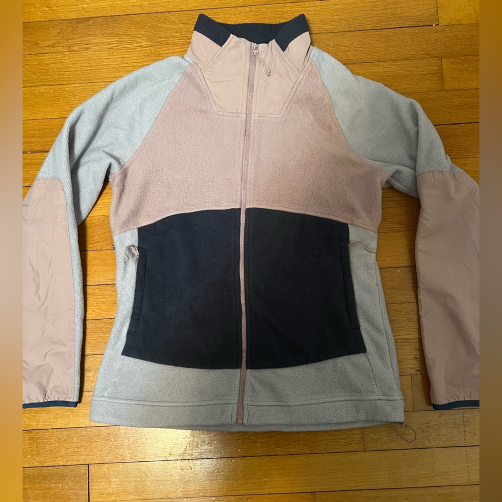 Mountain Hardware women’s zip up fleece